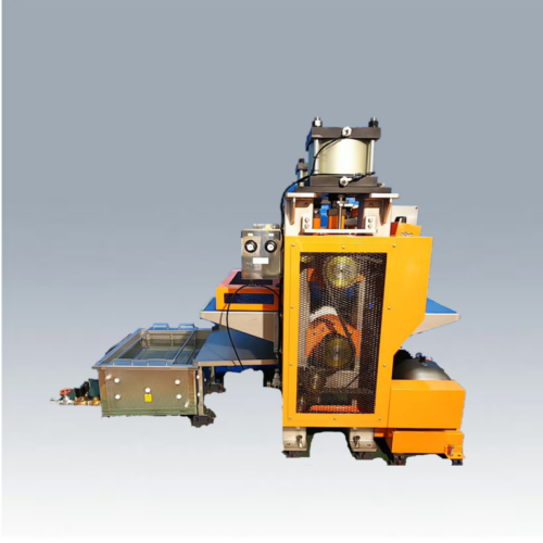 ロールプレス装置（圧縮機）